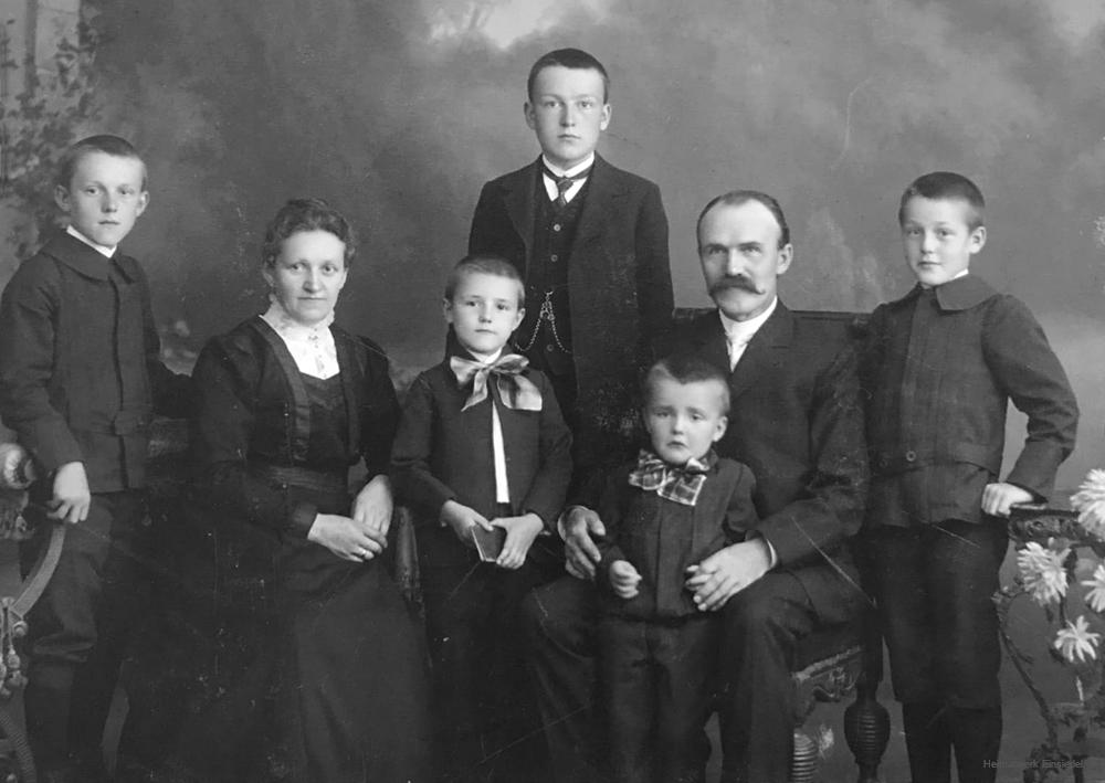 Familie Engelbert Hüttl um 1909