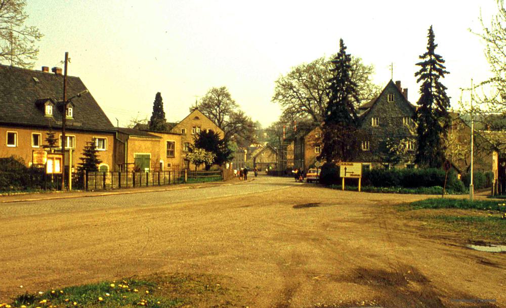 Einsiedel: Blick Richtung Bahnübergang 1982