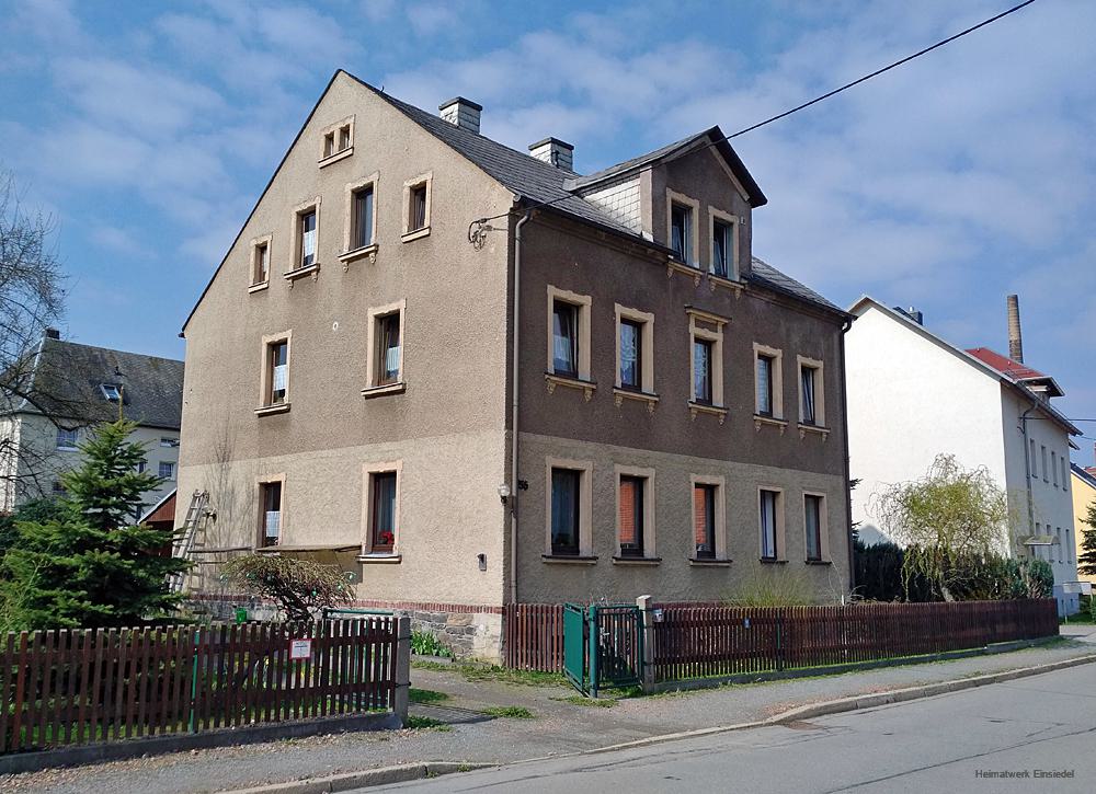 Das Wohnhaus Einsiedler Hauptstraße 156 am 9. April 2017.